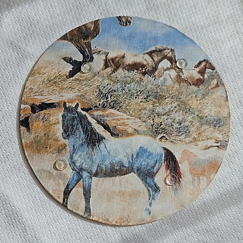Untamed Horse Beauty 8-inch Tempered Glass Cutting/Serving Board Set Of Two